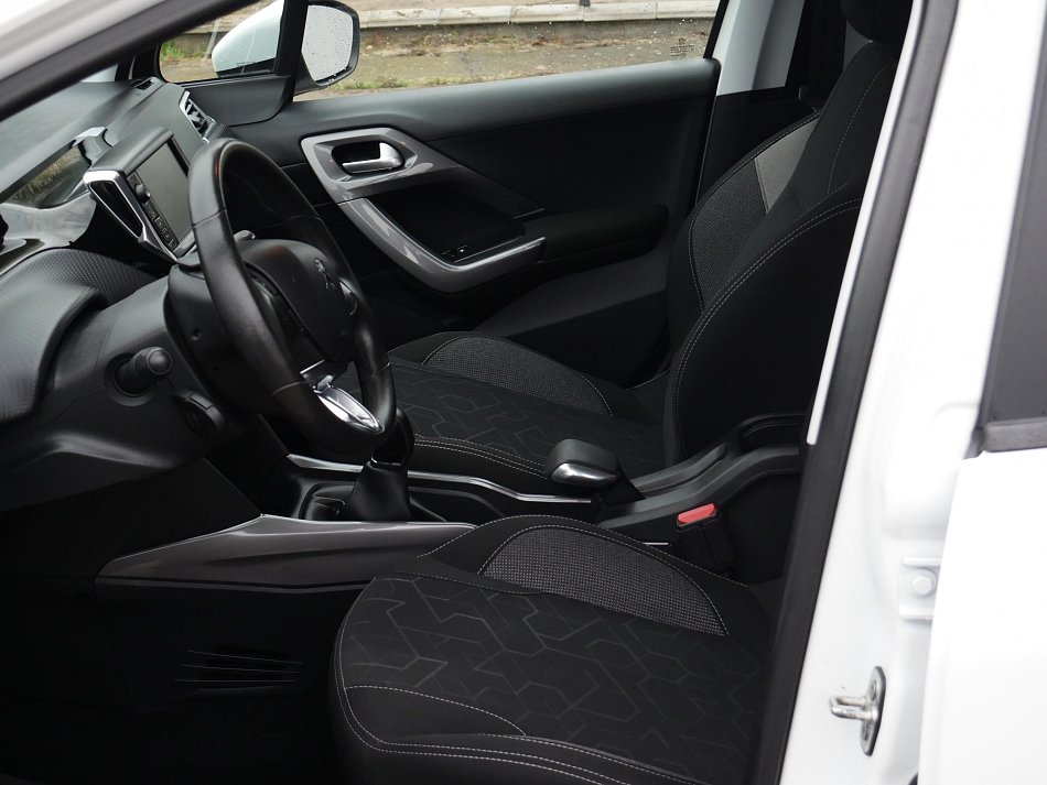 Peugeot 2008 1.2PT Active