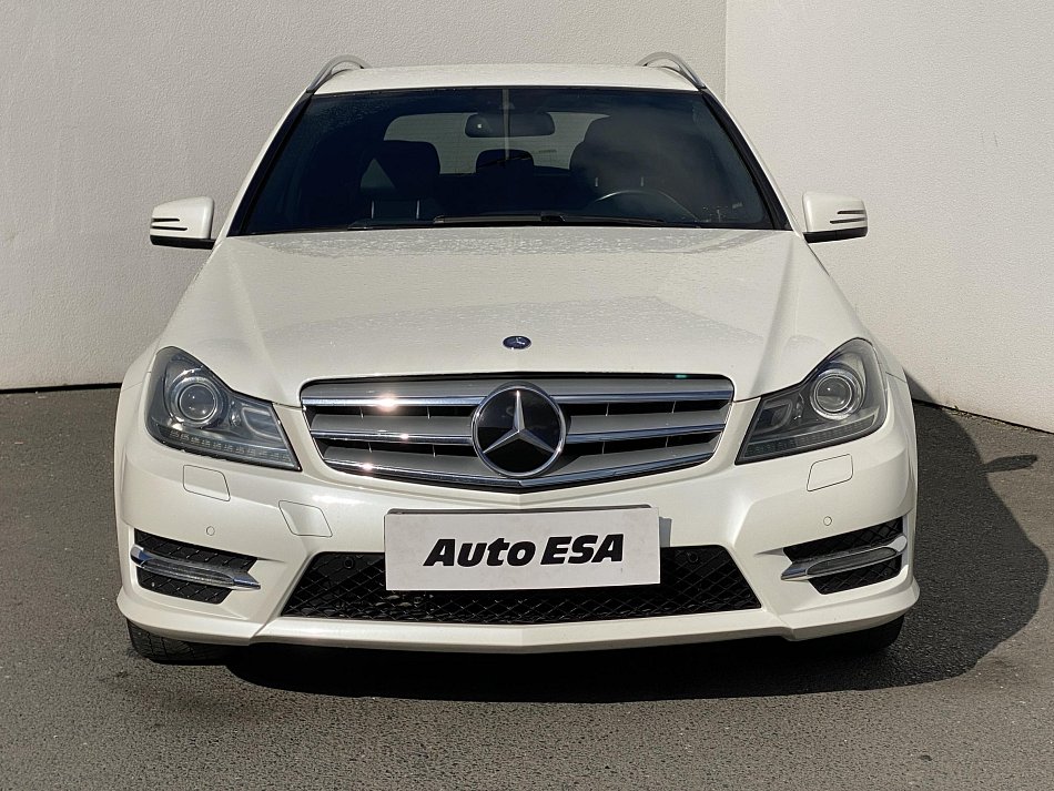 Mercedes-Benz Třída C 1.6 CGi Avantgarde C180