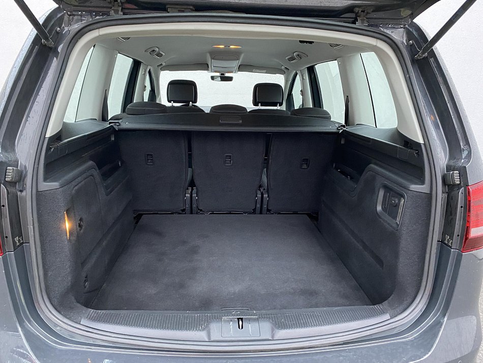 Volkswagen Sharan 2.0 TDi 