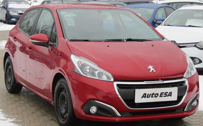 Peugeot 208 1.2 i 