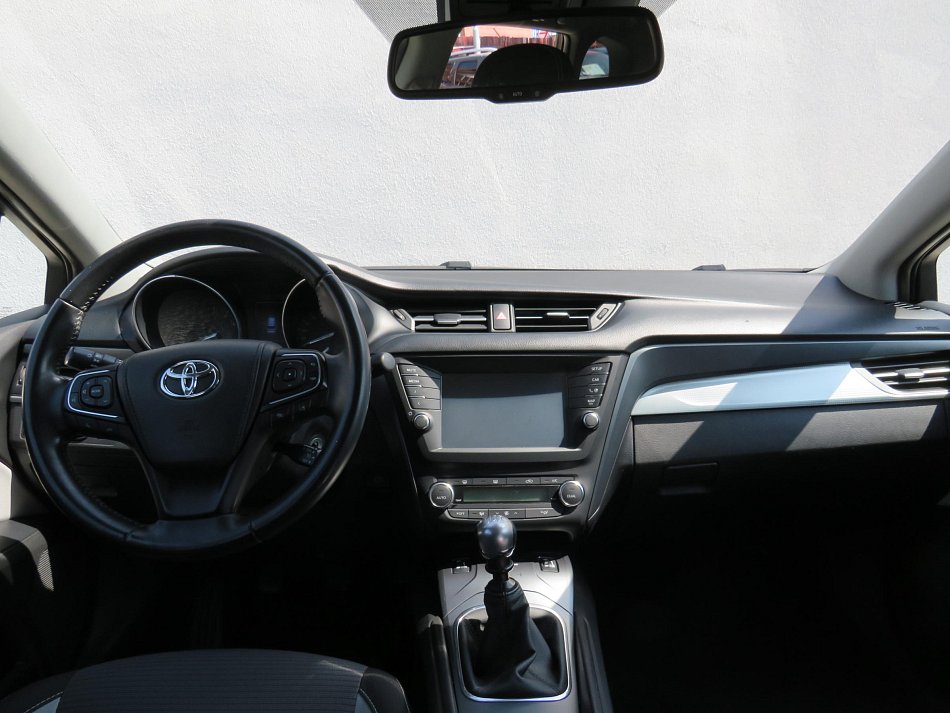 Toyota Avensis 1.8 VVT-i Active