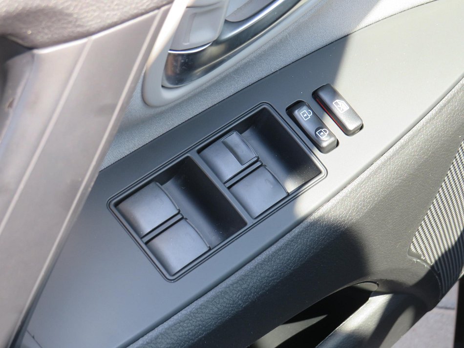 Toyota Avensis 1.8 VVT-i Active