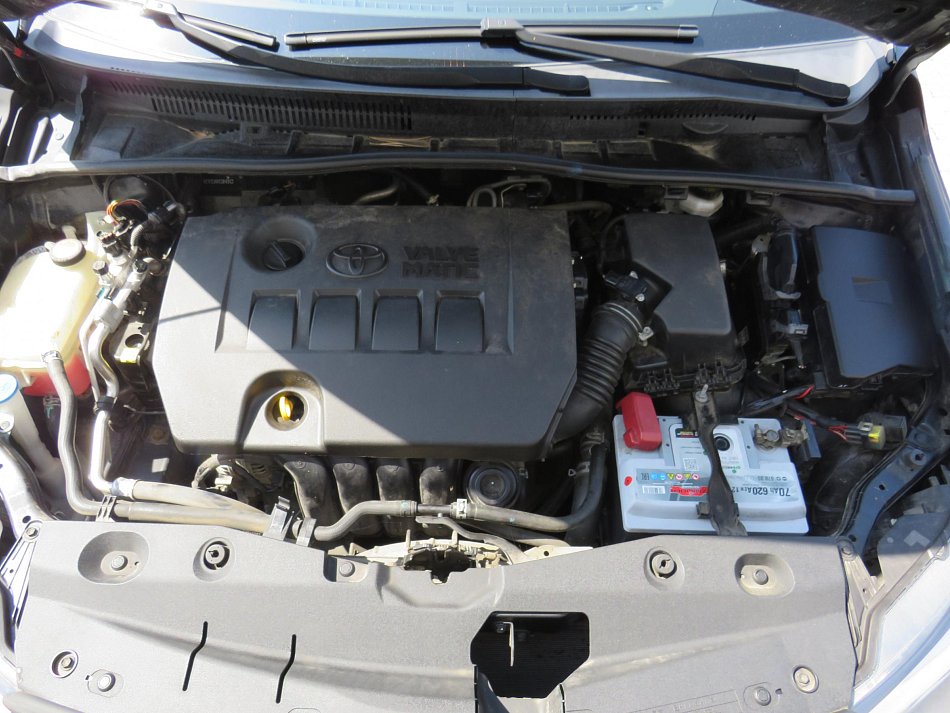 Toyota Avensis 1.8 VVT-i Active