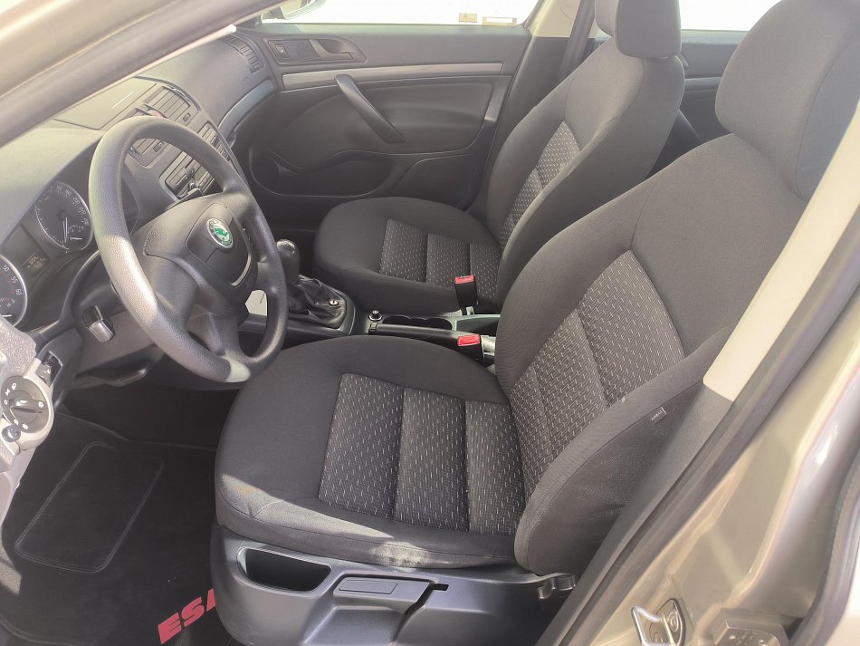 Škoda Octavia II 1.6 TDI Active