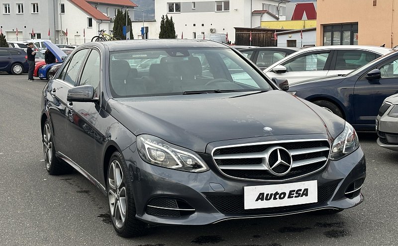 Mercedes-Benz Třída E 2.2CDi 
