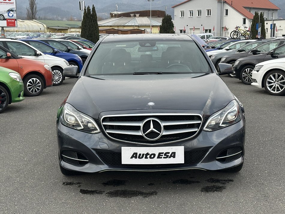 Mercedes-Benz Třída E 2.2CDi 
