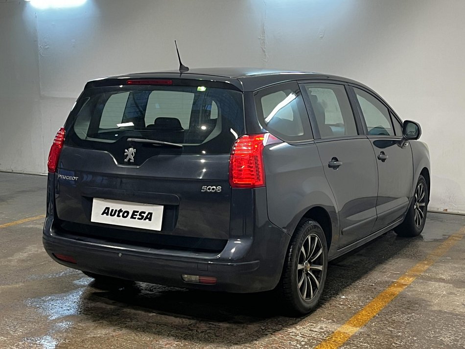 Peugeot 5008 1.6i 