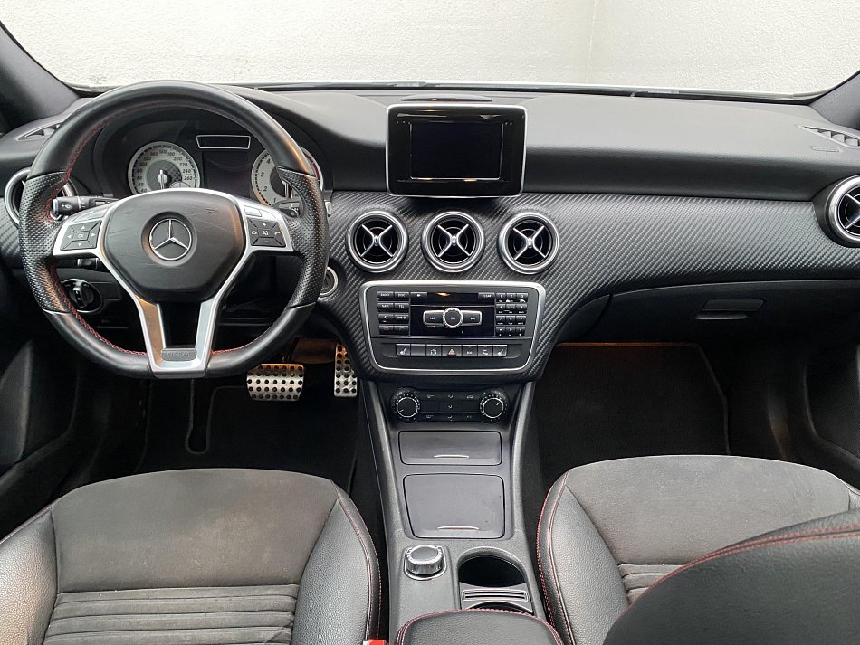 Mercedes-Benz Třída A 2.0 i  A250 AMG paket