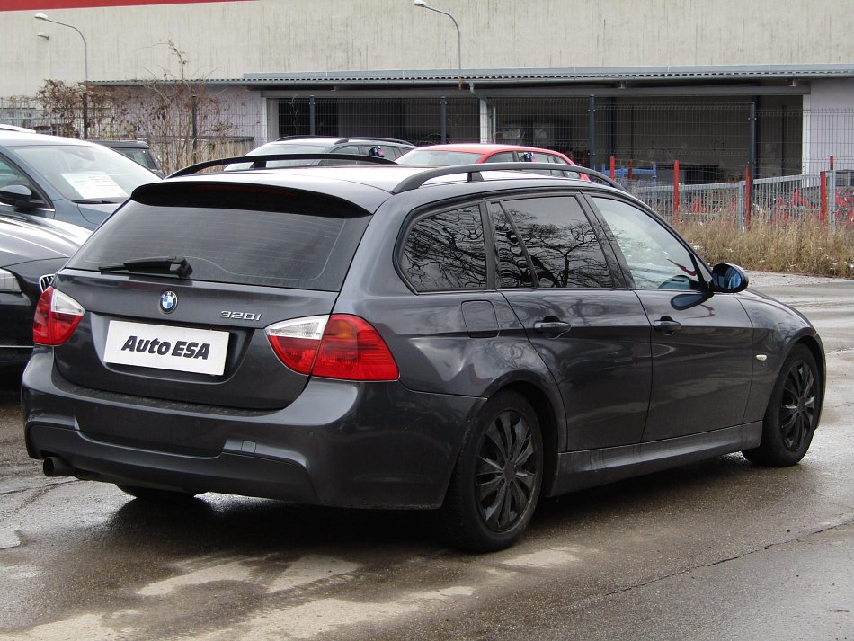 BMW Řada 3 320 i  320 i