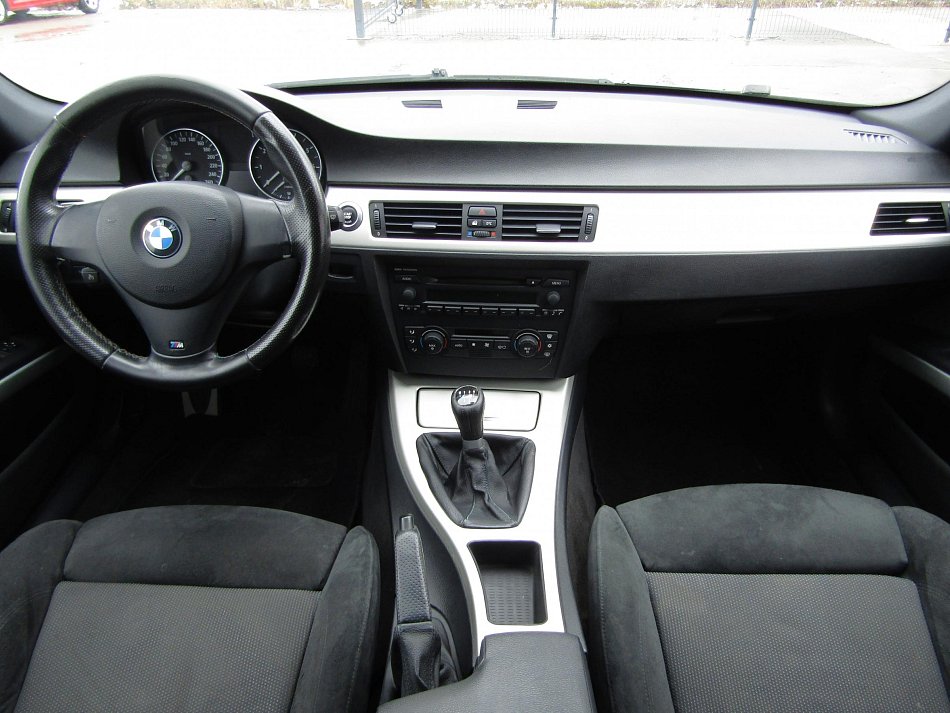 BMW Řada 3 320 i  320 i
