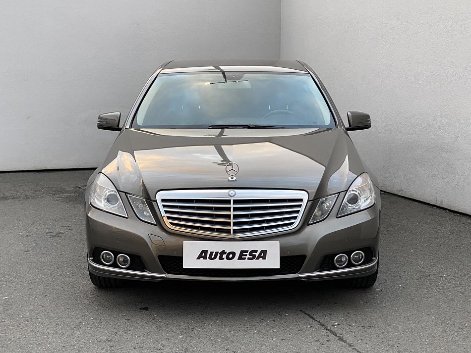 Mercedes-Benz Třída E 2.2 CDi Elegance E200