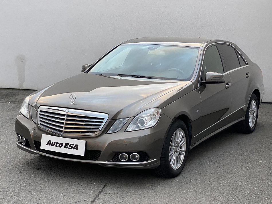 Mercedes-Benz Třída E 2.2 CDi Elegance E200