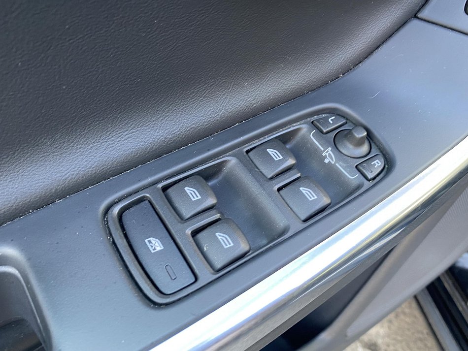 Volvo V60 2.4 D Momentum 4WD