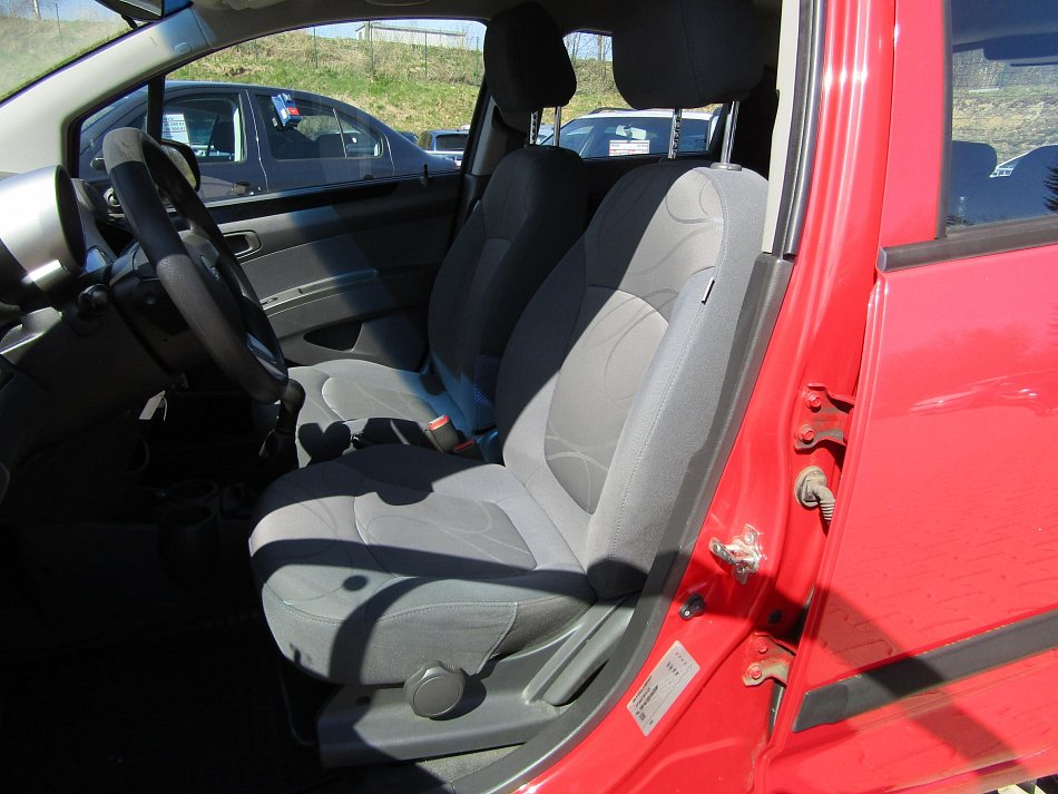 Chevrolet Spark 1.0i 