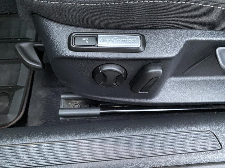 Volkswagen Passat 2.0 TDi 