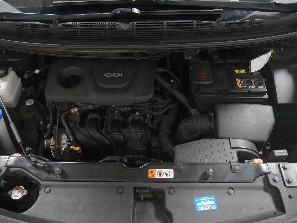 Kia Carens 1.6 GDi Vision