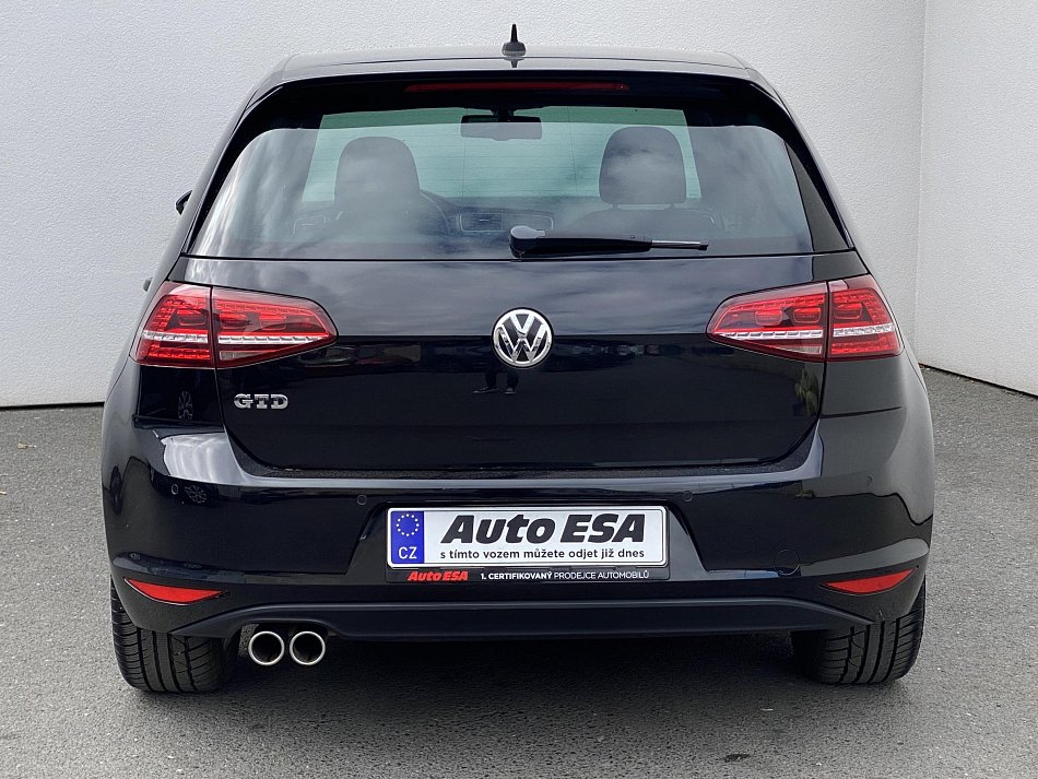 Volkswagen Golf 2.0 TDi 