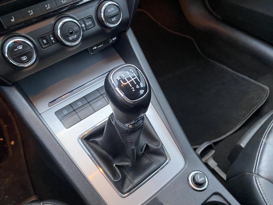 Škoda Octavia III 2.0 TDi Elegance