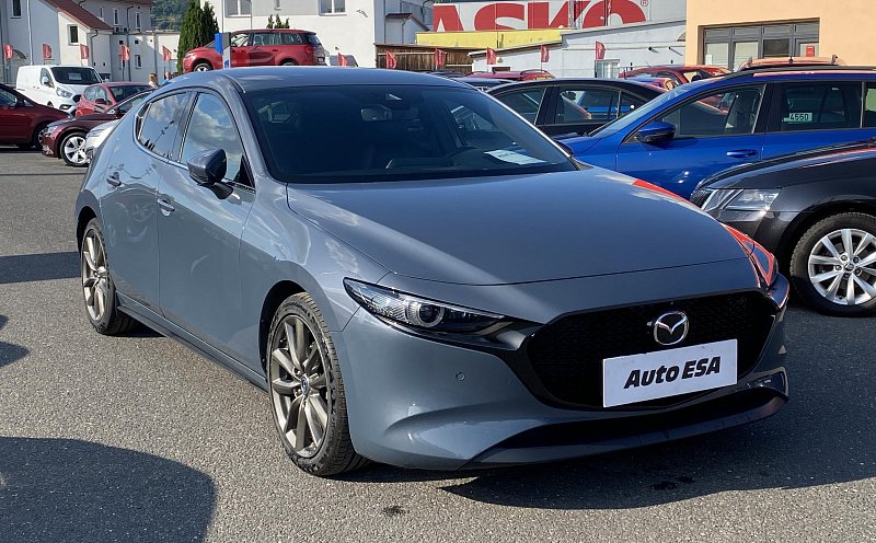 Mazda 3 2.0i  Takumi