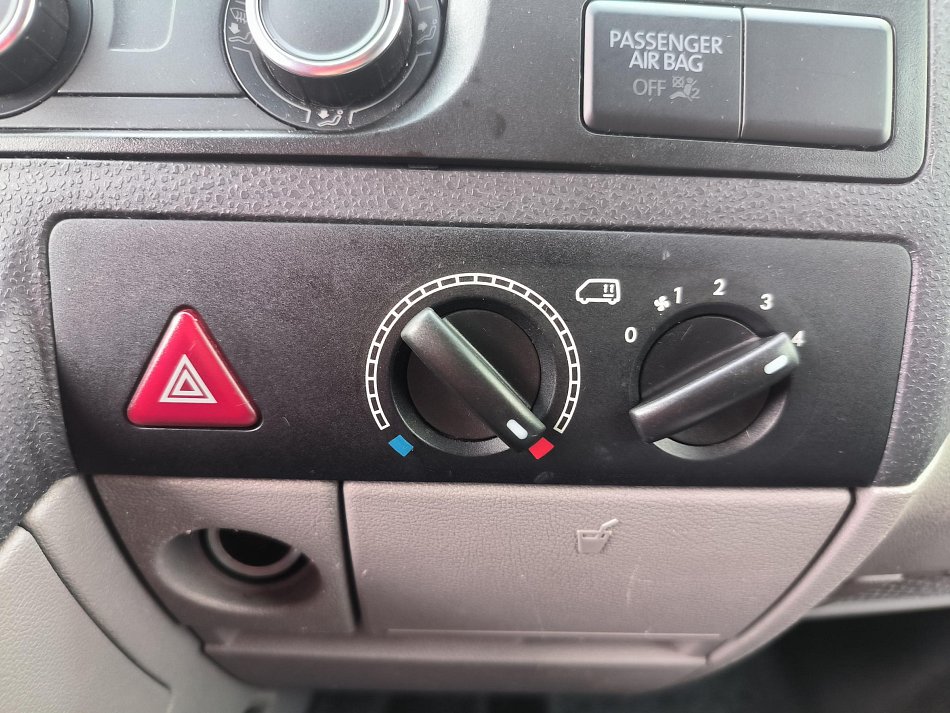 Volkswagen Transporter 2.0TDi  9míst