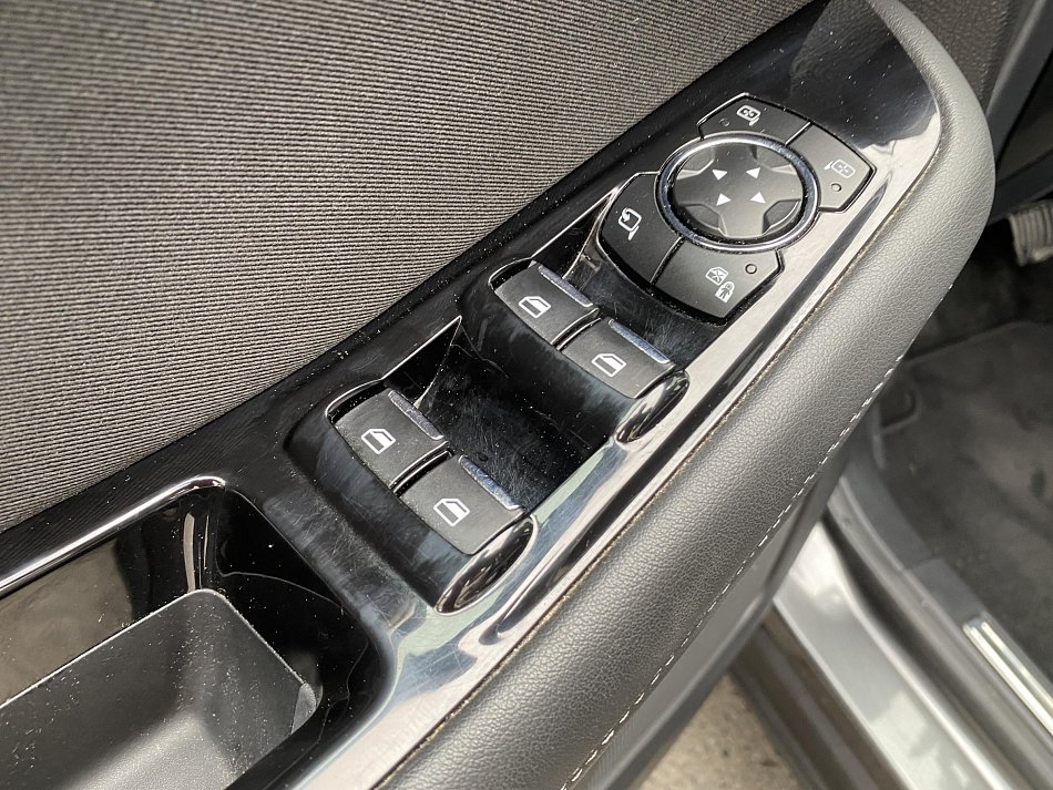 Ford S-MAX 2.0 TDCi  7míst