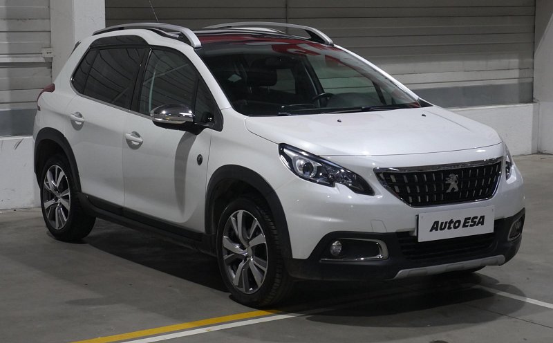 Peugeot 2008 1.2 PT Crossway