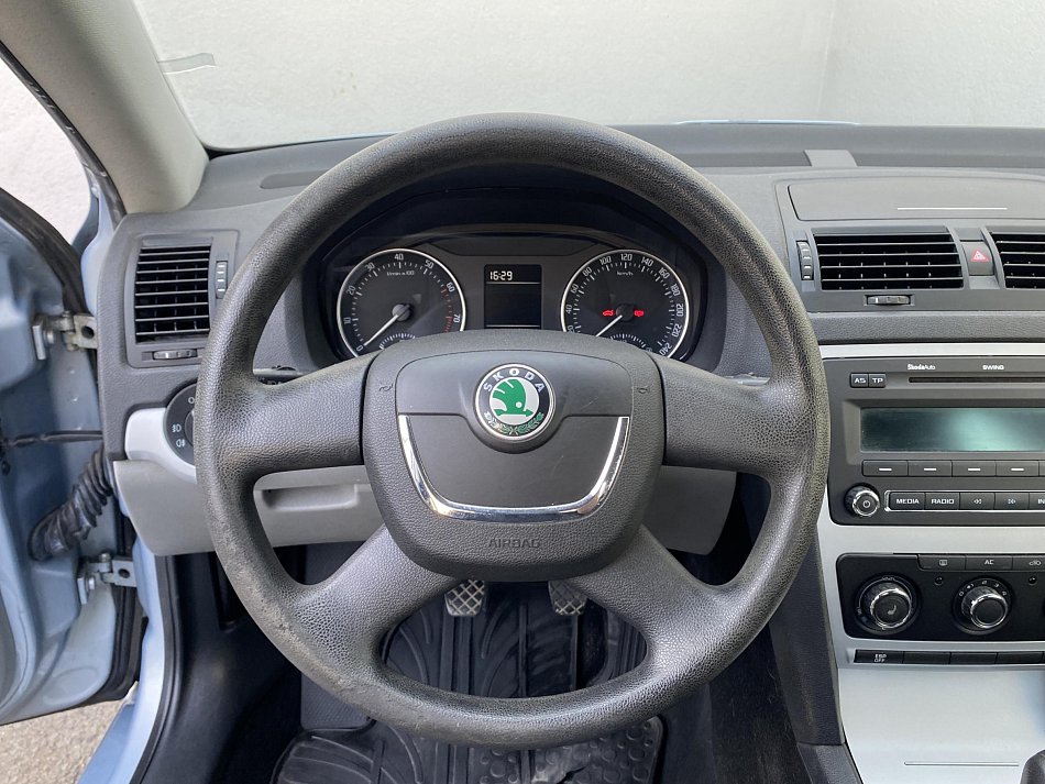 Škoda Octavia II 1.6 MPi Ambiente