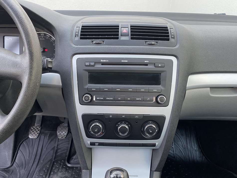Škoda Octavia II 1.6 MPi Ambiente