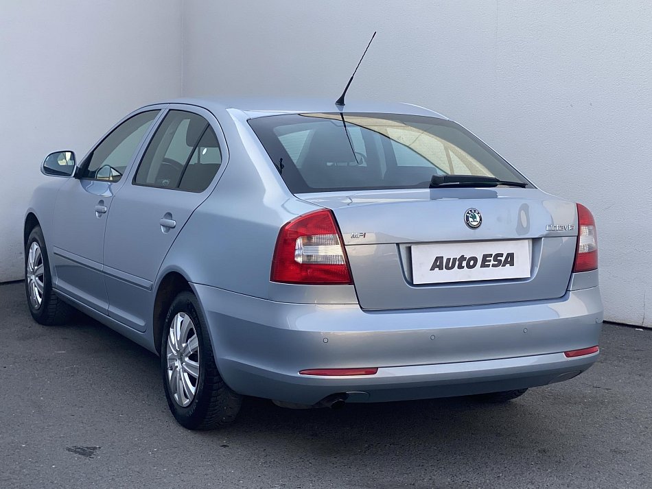 Škoda Octavia II 1.6 MPi Ambiente