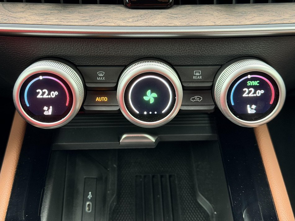 Škoda Superb IV 2.0 TSi L&K