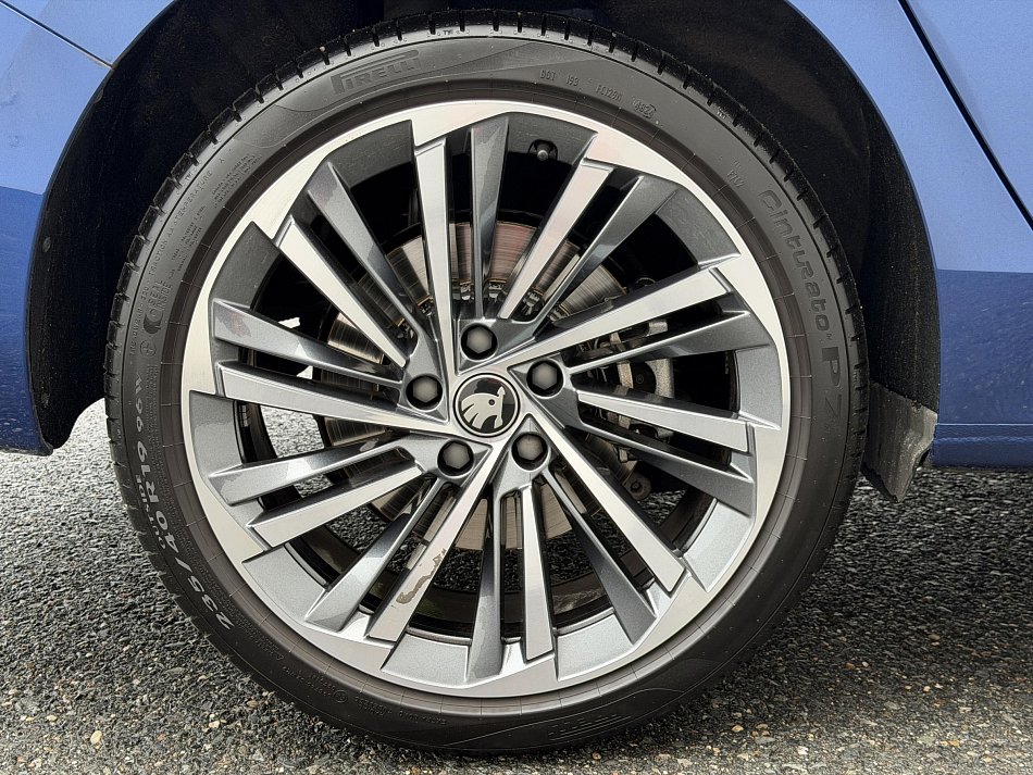 Škoda Superb IV 2.0 TSi L&K