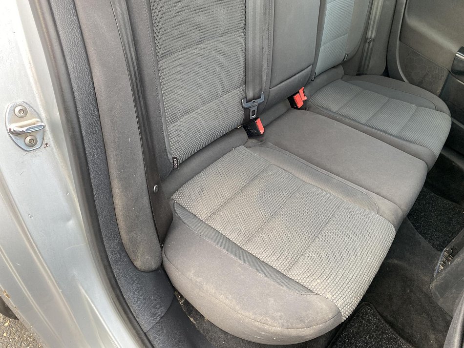 Volkswagen Golf 1.6 TDi 