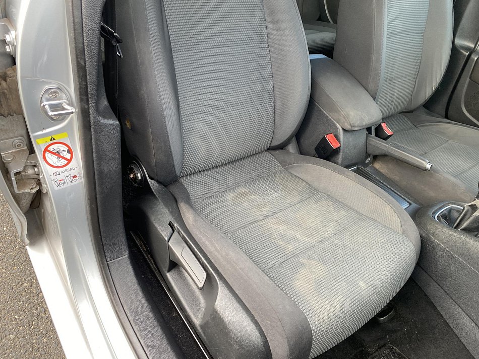 Volkswagen Golf 1.6 TDi 