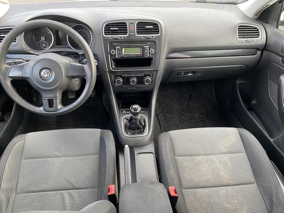 Volkswagen Golf 1.6 TDi 