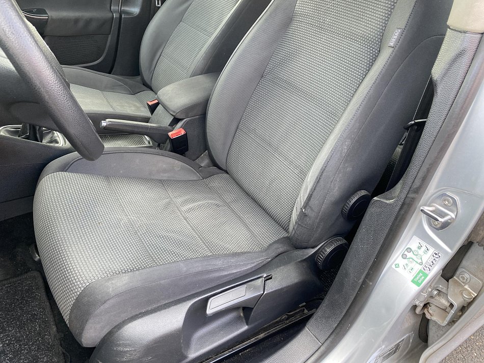 Volkswagen Golf 1.6 TDi 