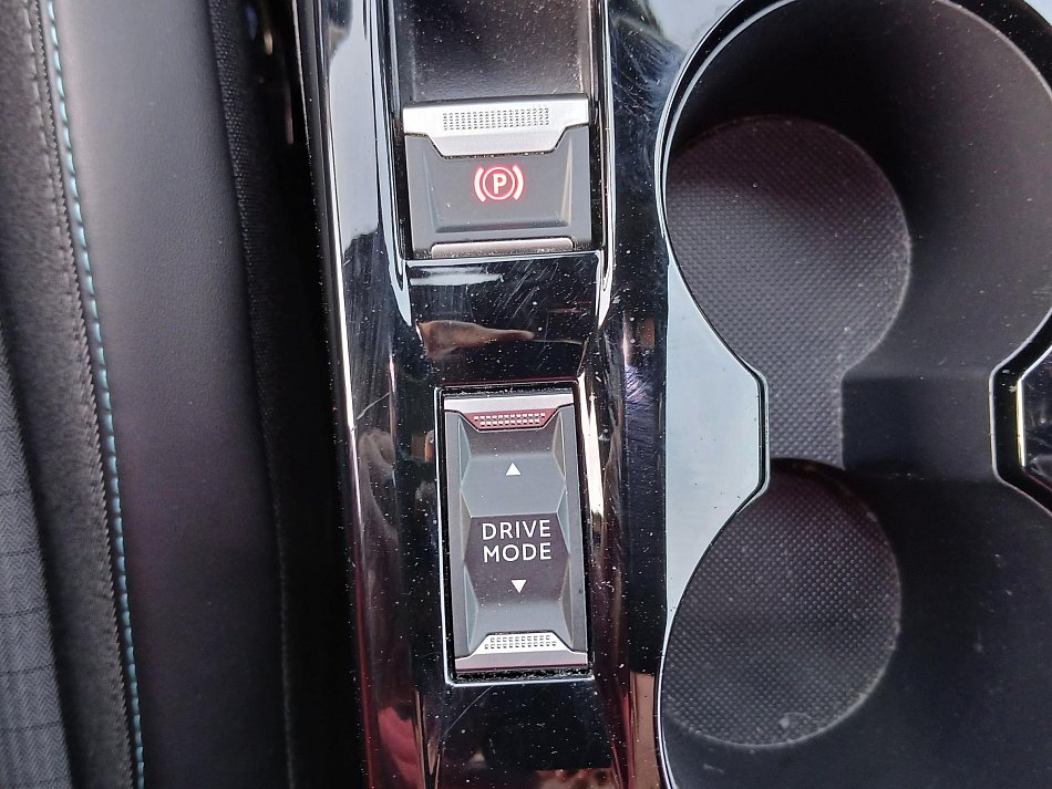 Peugeot 2008 1.2 PT Allure