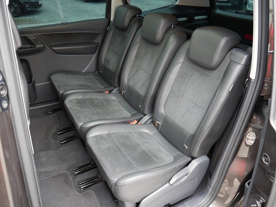 Volkswagen Sharan 2.0 TDi 