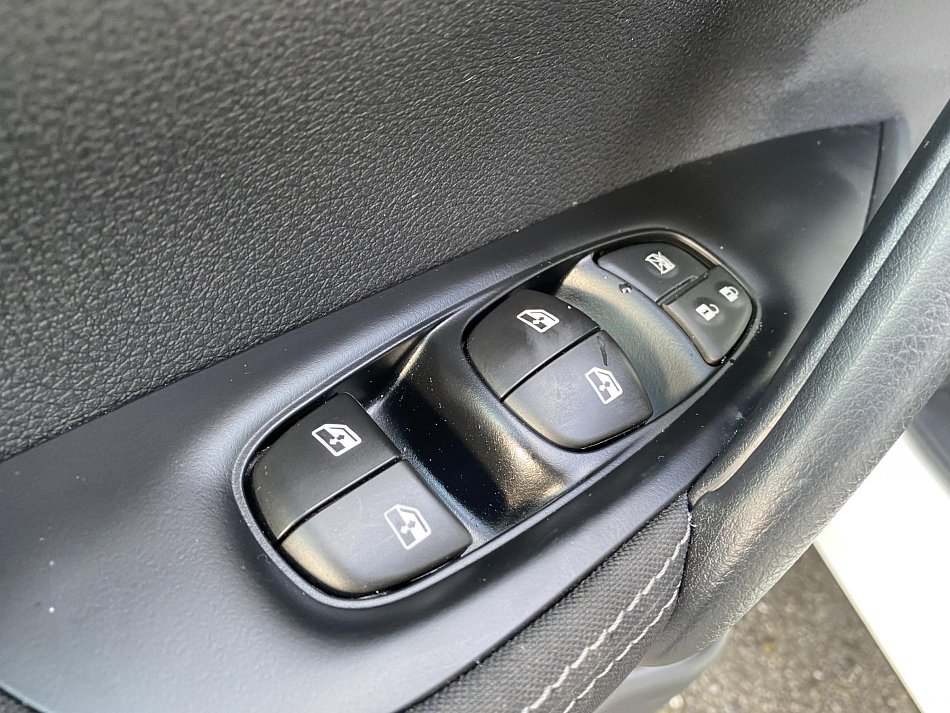 Nissan Qashqai 1.3 DiG-T N-Connecta