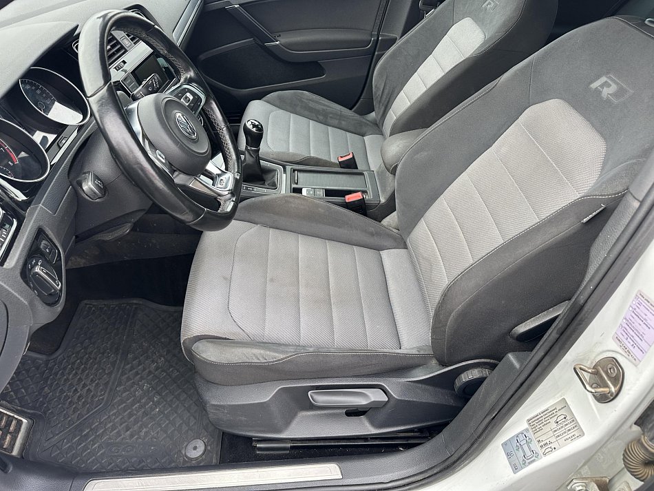 Volkswagen Golf 1.2TSI 