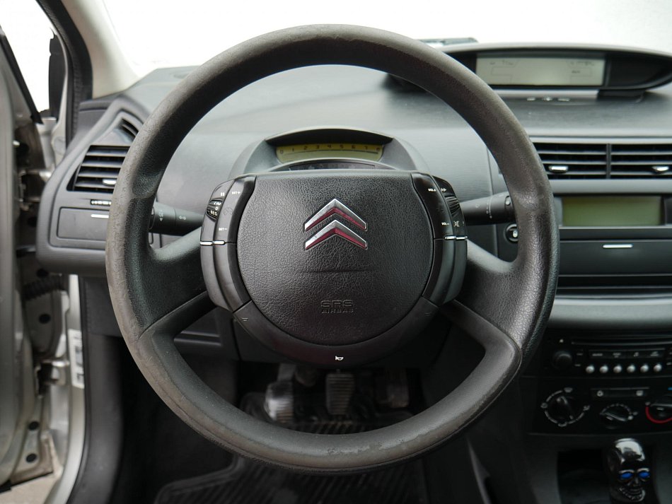 Citroën C4 1.4i 