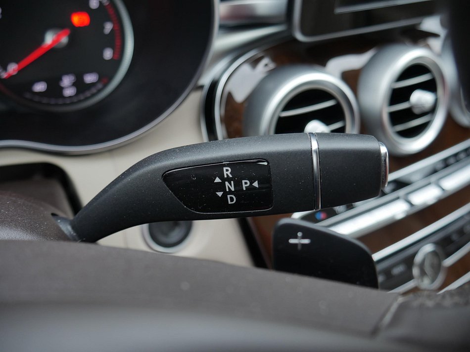 Mercedes-Benz Třída C 1.8i 