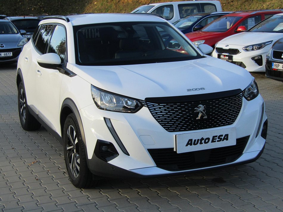 Peugeot 2008 1.2i 