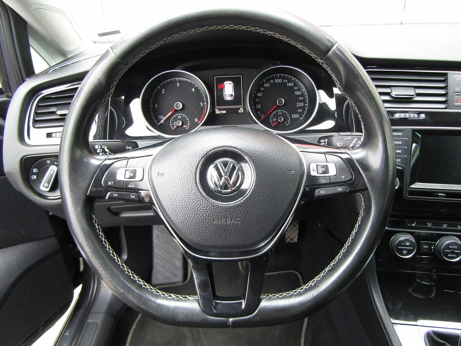 Volkswagen Golf 2.0 TDi 