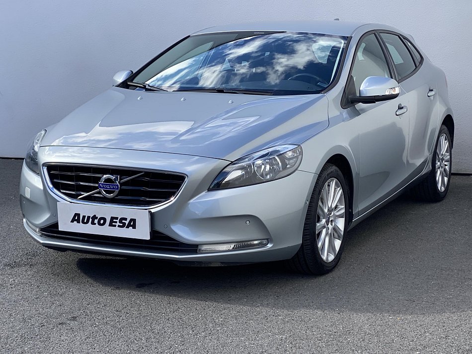Volvo V40 2.0D 