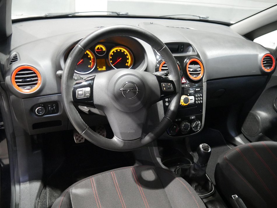 Opel Corsa 1.4i 