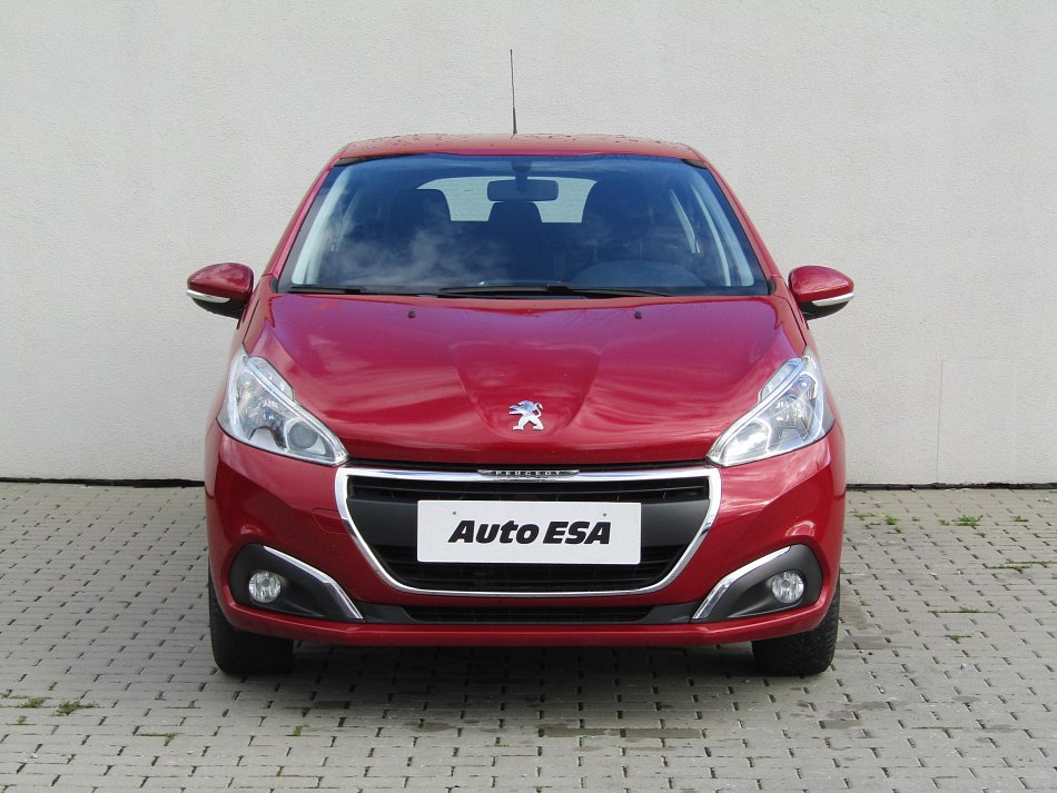 Peugeot 208 1.2i 