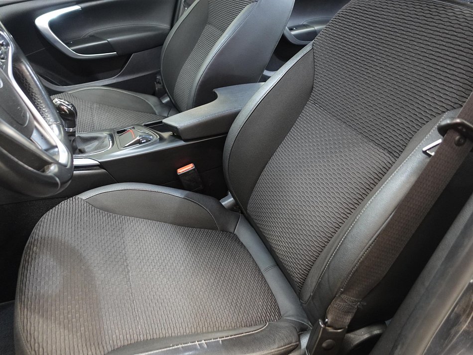 Opel Insignia 2.0CDTi 