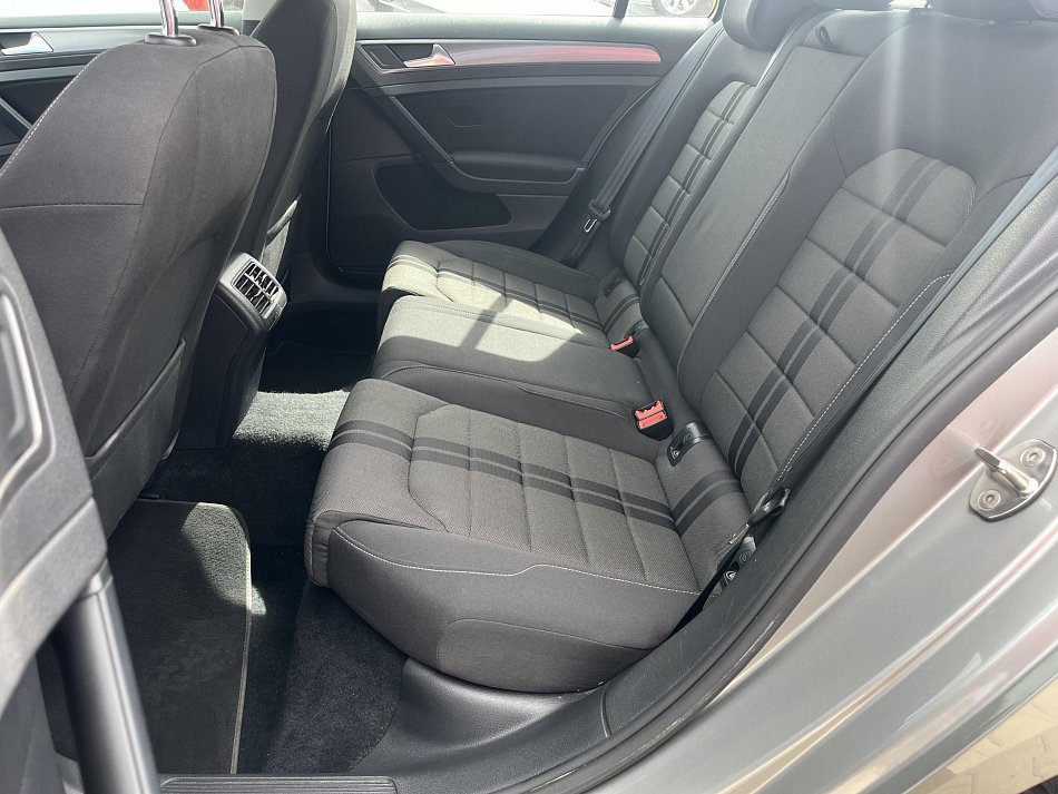 Volkswagen Golf 1.6TDi 