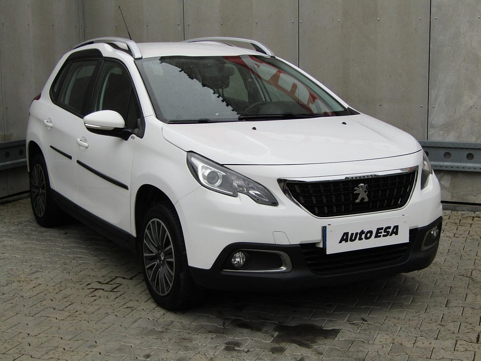 Peugeot 2008 1.2 i 