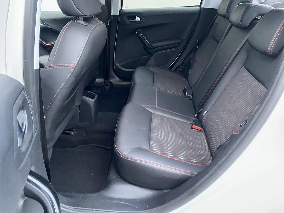 Peugeot 208 1.2 PT GT Line